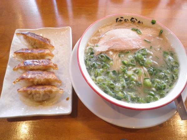 博多ラーメン　なかなかなかや　　　　池田市_c0118393_14134760.jpg