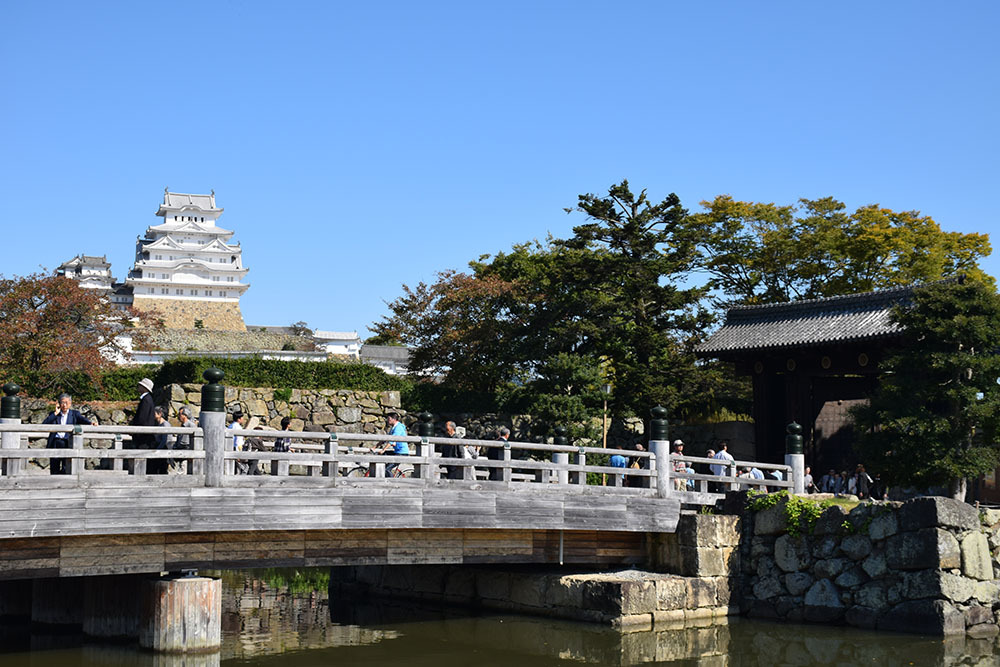 白鷺の天守閣がよみがえった姫路城を歩く。 その12 ~姫路城天守眺望~_e0158128_20203191.jpg