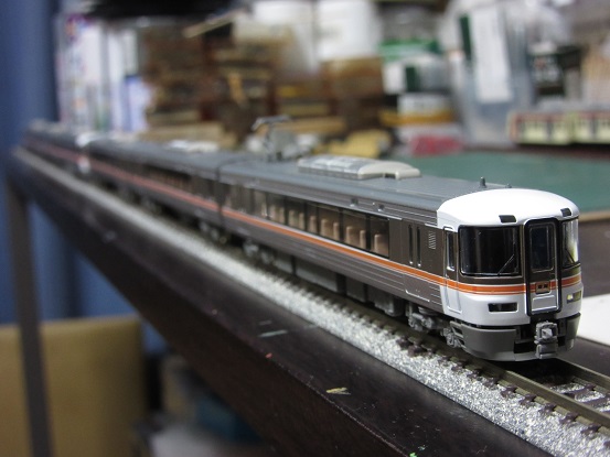 トミックス373系・6連化のこと : 赤い電車は臼い線 トミックス373系・6連化のこと : 赤い電車は臼い線