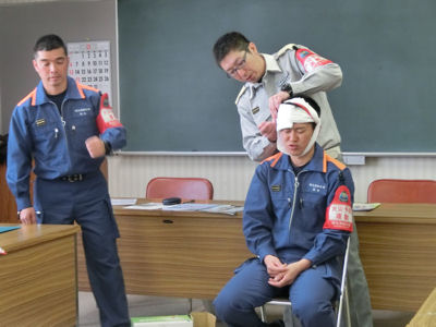 三角巾はすぐれもの 「救急講習会」_f0019247_0183827.jpg