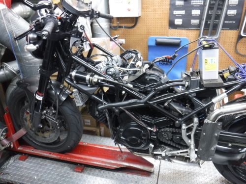 DUCATI M900・・・FCR装着 その2_a0163159_23173361.jpg