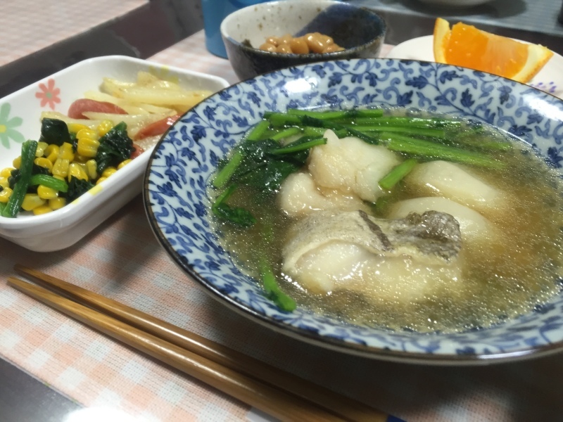 3/4　夕食「タラと蕪の煮物・豆煮・ジャガイモとウインナーの炒め・味噌汁」_c0357519_20465122.jpg