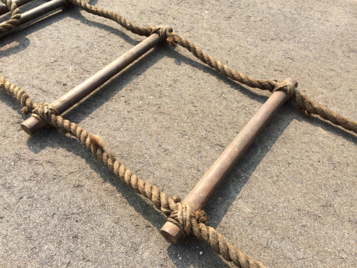 古い縄はしご 古道具丸村 希少な日本製古着と古道具 古い縄はしご 古道具丸村 希少な日本製古着と古道具