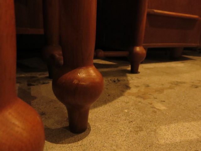 \"Antonio Gaudi Casa Calvet Corner Stool #FAIR\"ってこんなこと。_c0140560_10122028.jpg
