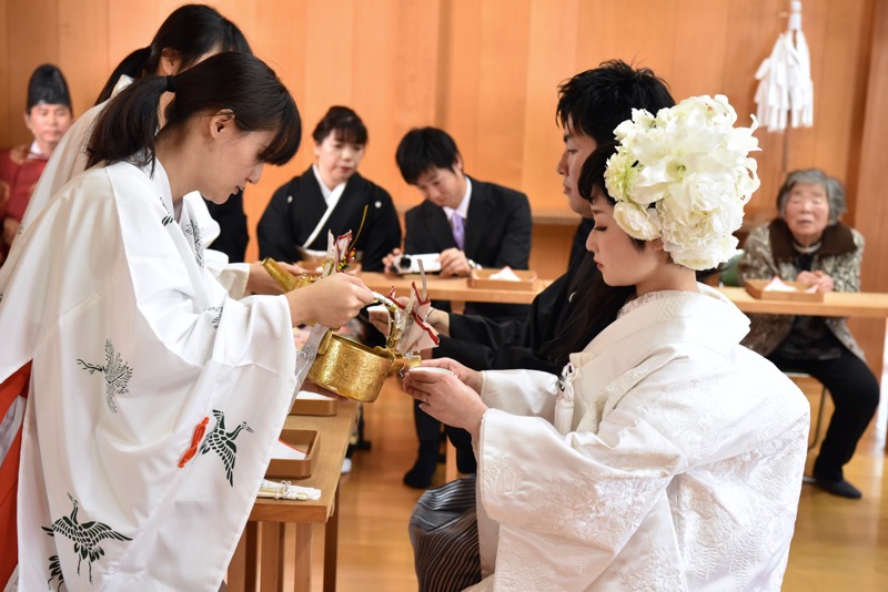 大宮八幡宮での結婚式 庫県三木市にある播州三木にて新郎へのサプライズ16 3 5 写真で愛を残すカメラマンblog