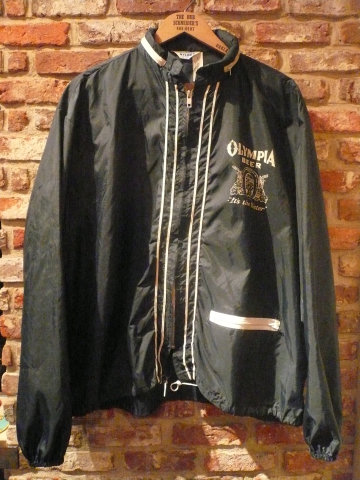 1960-70s \" OLYMPIA BEER novelty \" IN HOOD -NYLON- WIND BREAKER ._d0172088_21385605.jpg