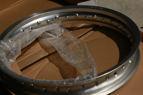 a0193460_11612.jpg
