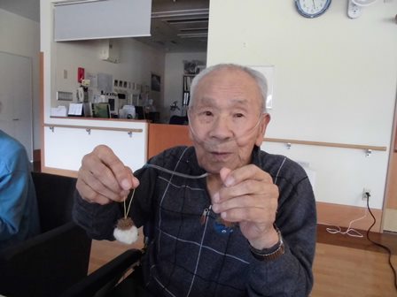 「どんぐりストラップ作り!」_e0191174_17435033.jpg