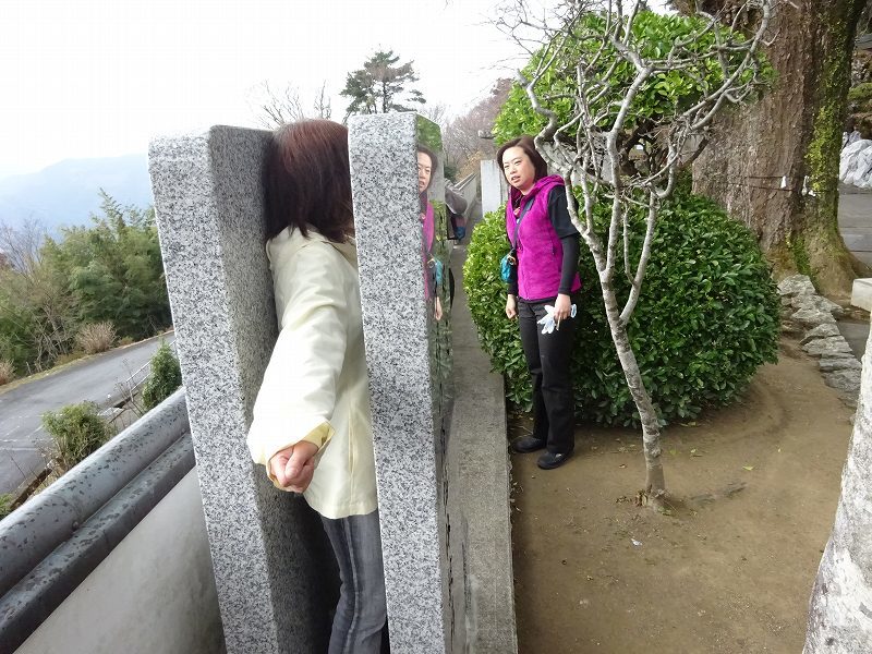 恐るべき徳島　慈眼寺 の 穴禅定の修行　もの凄く狭い幅26ｃｍ_b0124306_18554421.jpg