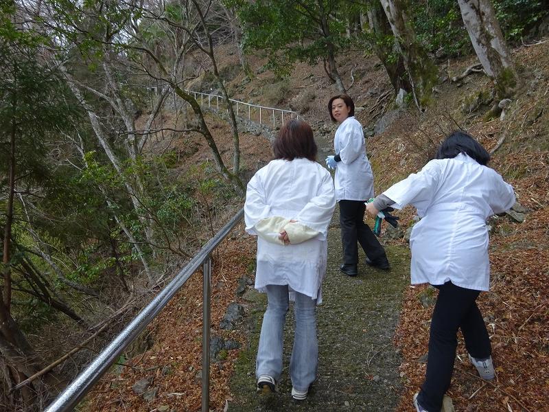 恐るべき徳島　慈眼寺 の 穴禅定の修行　もの凄く狭い幅26ｃｍ_b0124306_21090504.jpg