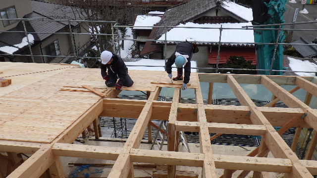 山王町の家　建て方進行中　屋根の施工_f0105112_475640.jpg