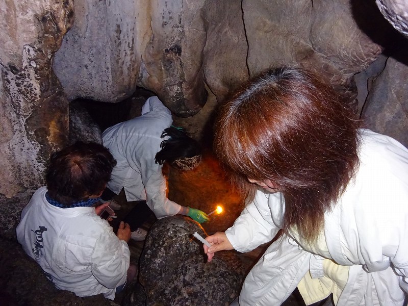 恐るべき徳島　慈眼寺 の 穴禅定の修行　もの凄く狭い幅26ｃｍ_b0124306_10361102.jpg