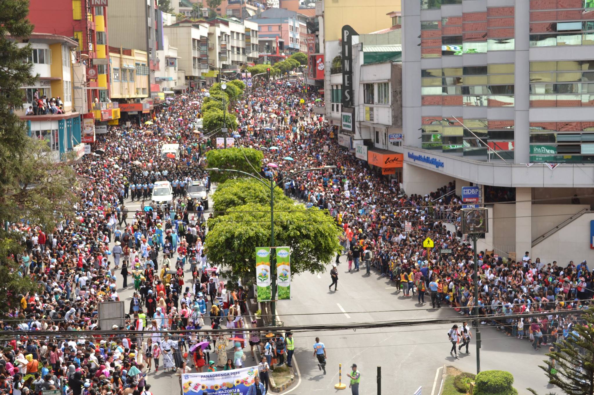 PANAGBENGA 2016 バギオ・フラワー・フェスティバル　－　コスプレ・パレード_a0109542_22434867.jpg