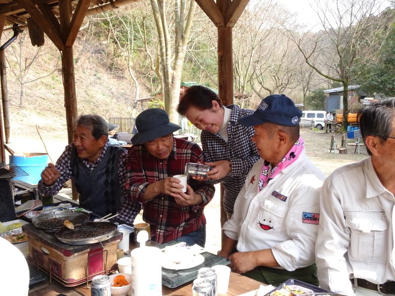 『バンブーハウス竹屋根葺き替え完成　＆　ヤマモモの道完成　祝賀会』・・・孝子の森 　　ｂｙ　　（TATE-misaki)_c0108460_22384859.jpg