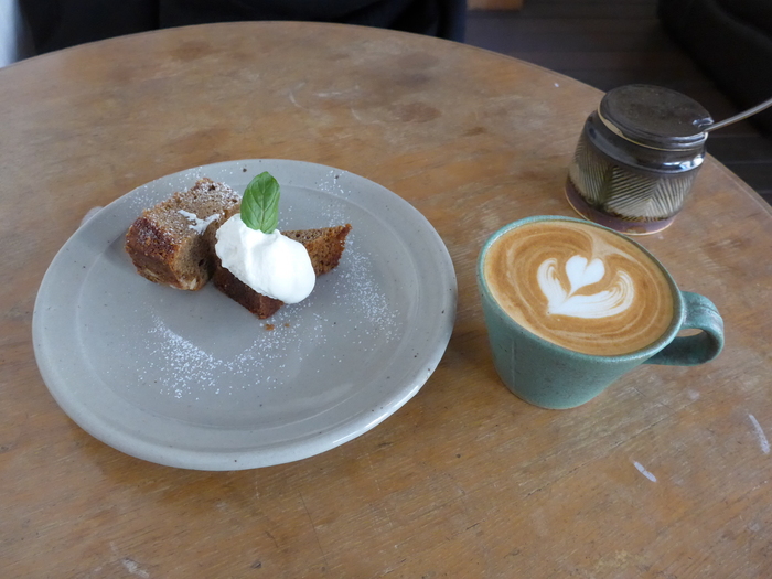 西荻窪「TUTUJI CAFE (松庵文庫カフェ改)」へ行く。_f0232060_1074024.jpg