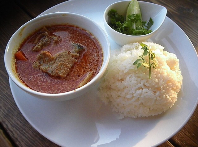 桜咲く4月の営業予定です!!!ウキウキする季節は江の島CurryDinner OPPA-LAに来ませんか?_d0106911_12422655.jpg