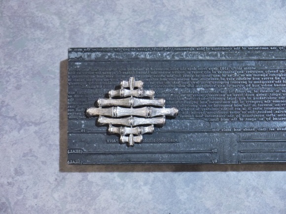 one point brooch_f0335217_17560358.jpg