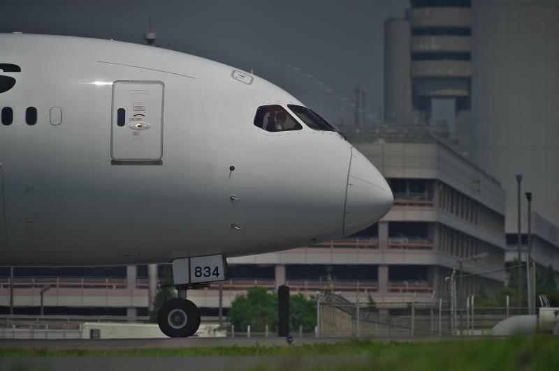 新整備場駅・・・・JAL B787編！_c0158519_17025707.jpg