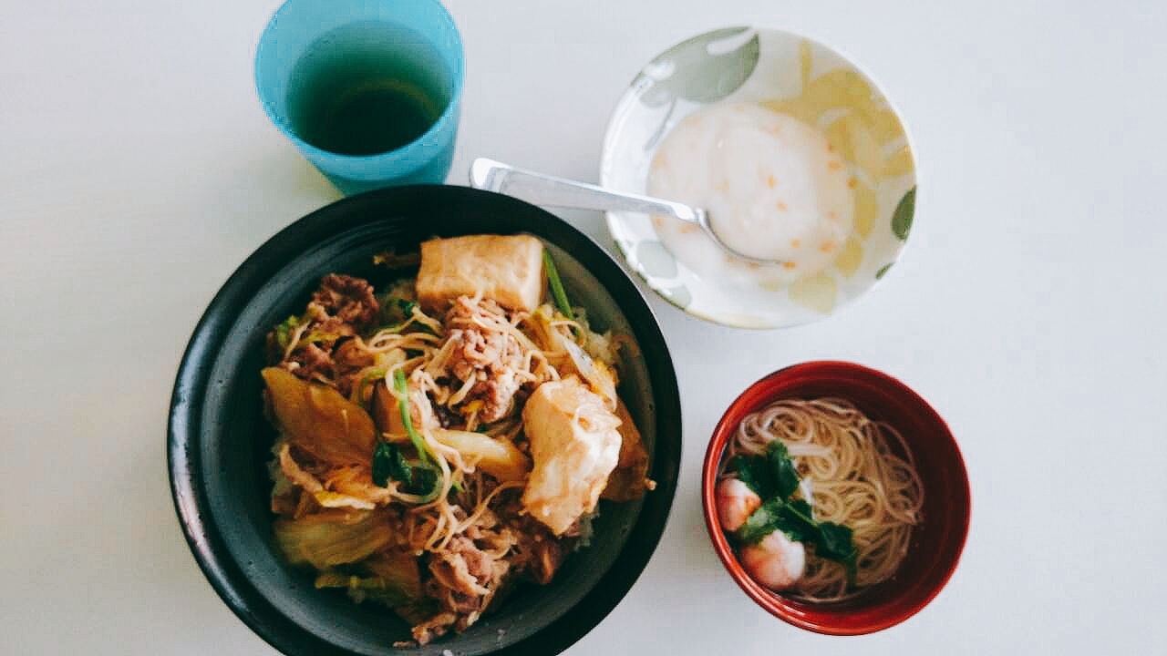 昼：すきやき丼・そうめん入りお吸い物・ヨーグルト_c0357519_14265021.jpg