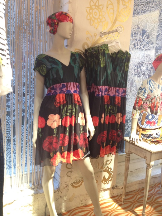 バルセロナ発のカラフルなお洋服_a0136671_551138.jpg
