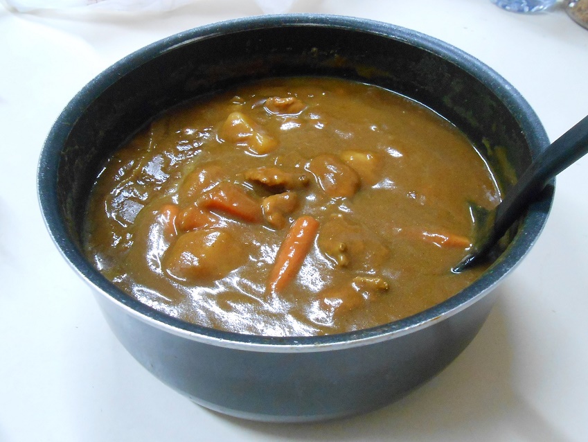 今日は頑張って...イモごろカレーを作りました。_d0336600_16132820.jpg