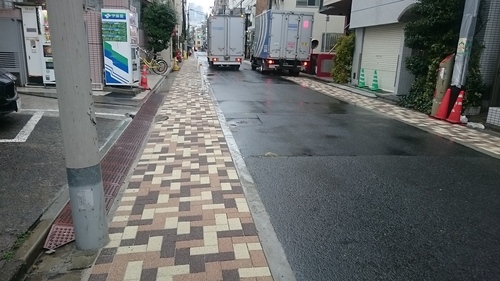 「道がリニューアル」_a0075684_1383256.jpg