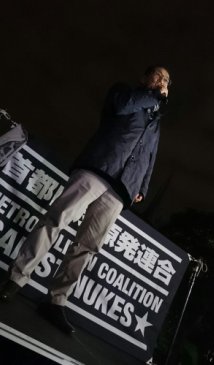 「官邸前のデモ、5年ぐらい続かないかな、と思ってるんだけど」(古賀茂明 2012年)_d0017381_2392323.jpg