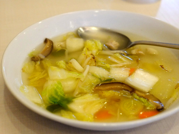 「浅草 リスボンのロースカツレツランチ」_a0000029_23205374.jpg