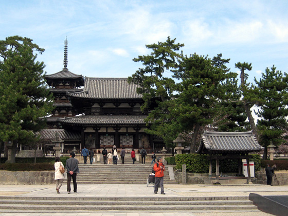 法隆寺の桜_f0234936_7261637.jpg