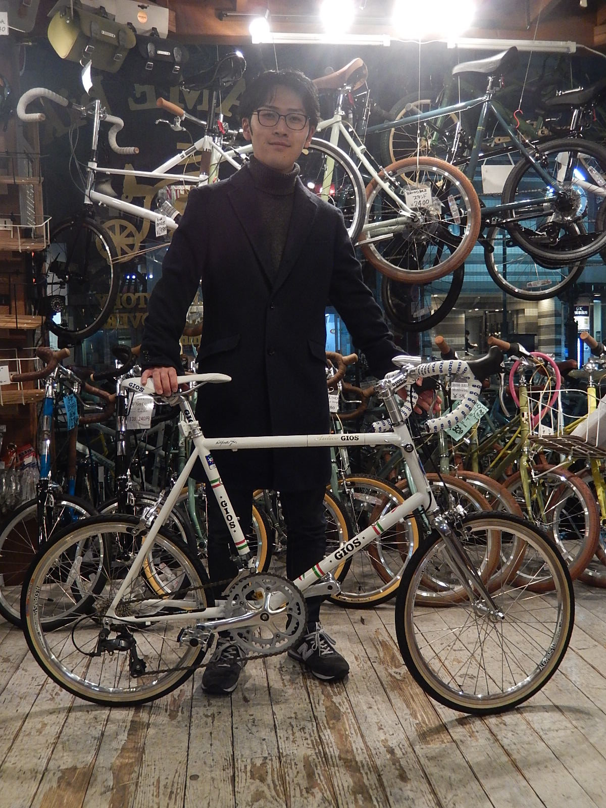 3月12日　渋谷　原宿　の自転車屋　FLAME bike前です_e0188759_1932931.jpg