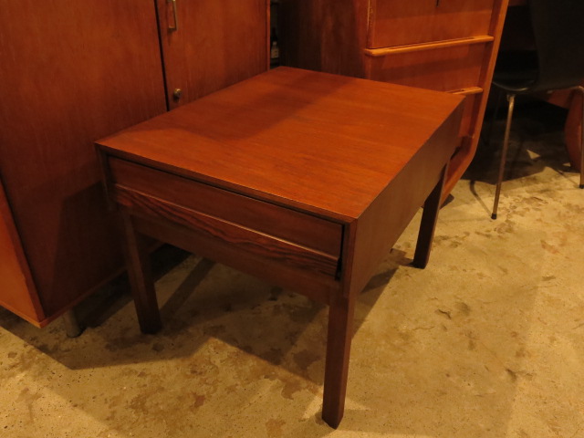 \"60\'s American of Martinsville Night Stand\"ってこんなこと。_c0140560_1054549.jpg
