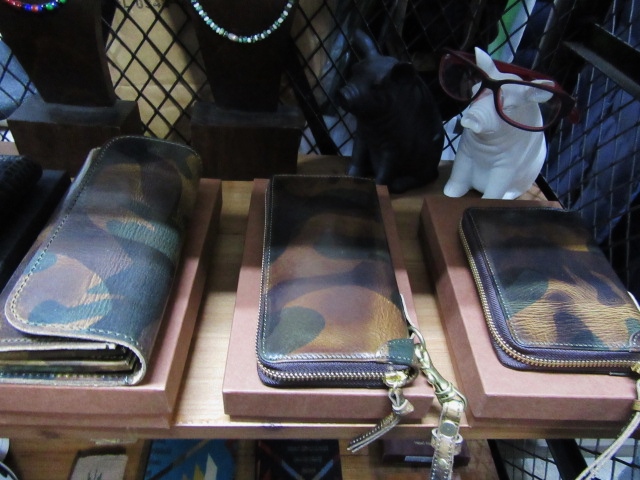 人気のSLOW より、春財布・3型入荷しました。。。限定CAMO LEATHER 仕様!★!(再)_d0152280_711759.jpg
