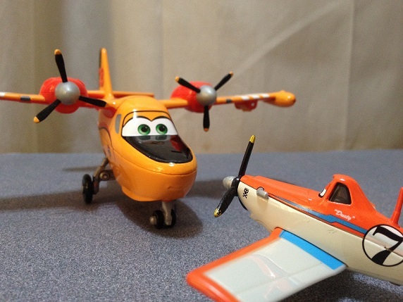 プレーンズの船、ディッパー、ミニカー Amazon | トミカ プレーンズ P-17 ディッパー (スタンダードタイプ