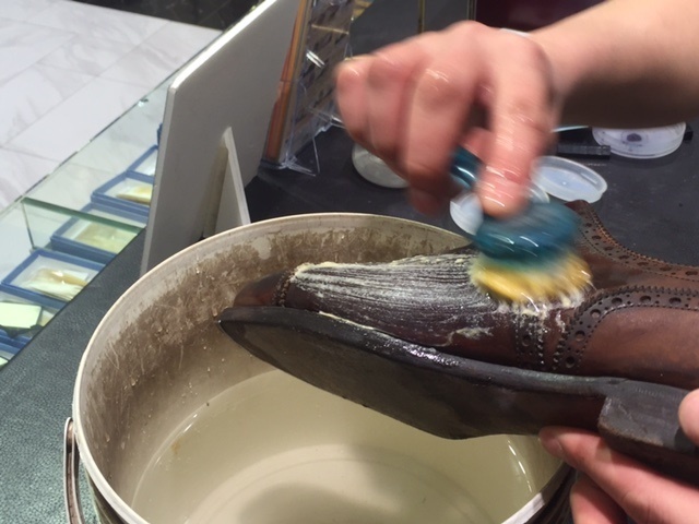革靴は洗えるんです!!_b0226322_16571209.jpg