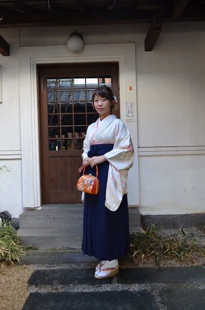 お母さんのお着物と袴で、卒業式へ_d0230676_16525115.jpg