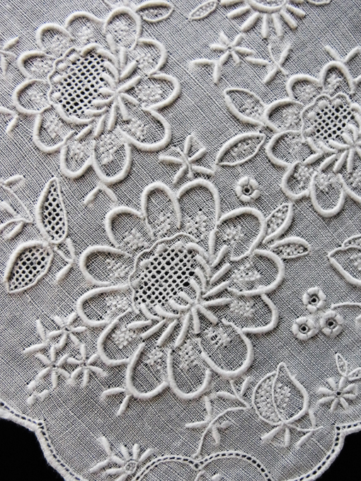 N.0439いにしえのスワトウ刺繍ハンカチーフ フランスのホワイト
