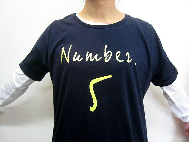 ＢＬＡＮＣ　ｂａｓｑｕｅ （ブランバスク）　Ｎｕｍｂｅｒ５Ｔシャツ  ＮＡＶＹ　_a0089359_12224045.jpg