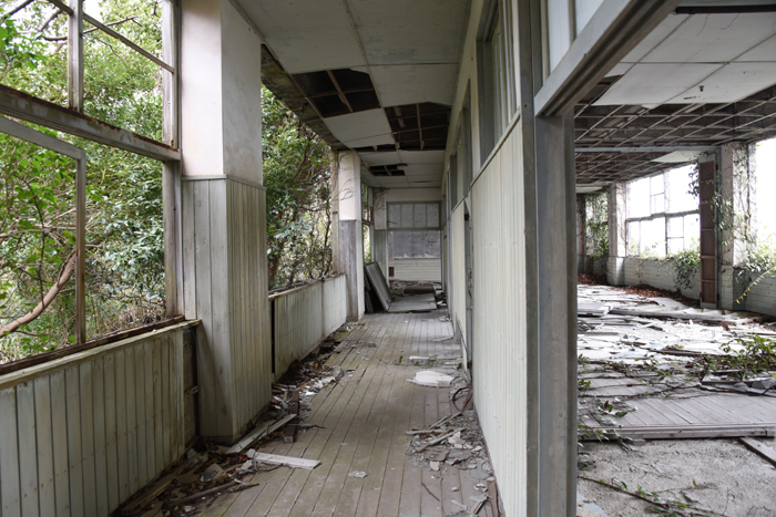 小学校・中学校廃墟写真:愛媛・青島_e0171573_15542168.jpg