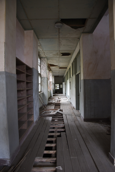 小学校・中学校廃墟写真:愛媛・青島_e0171573_15543912.jpg