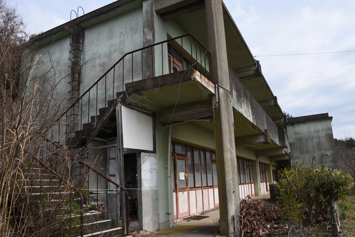 小学校・中学校廃墟写真:愛媛・青島_e0171573_15562433.jpg