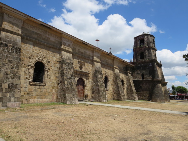 イロイロ市(iloilo city)と世界遺産のミアガオ教会に行ってきた_d0283789_19481894.jpg