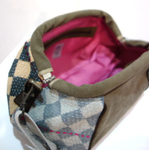 明日3/20(日)まで【Linnelle カワモトマリコ作品展〜Ralli Quilt 】〜ラリーキルトの魅力_a0017350_11213818.jpg