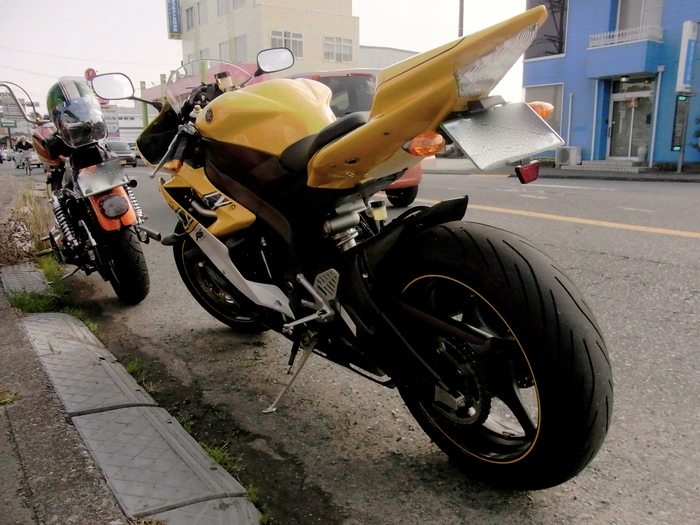 明日は営業致します。_d0179518_1881416.jpg