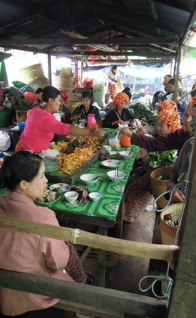 ピンロン市場の食堂飯_f0055745_09065299.jpg