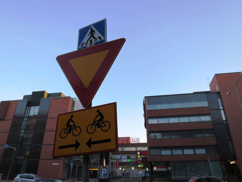 アイスランドの旅(1) 成田からヘルシンキへ_c0011649_2384194.jpg