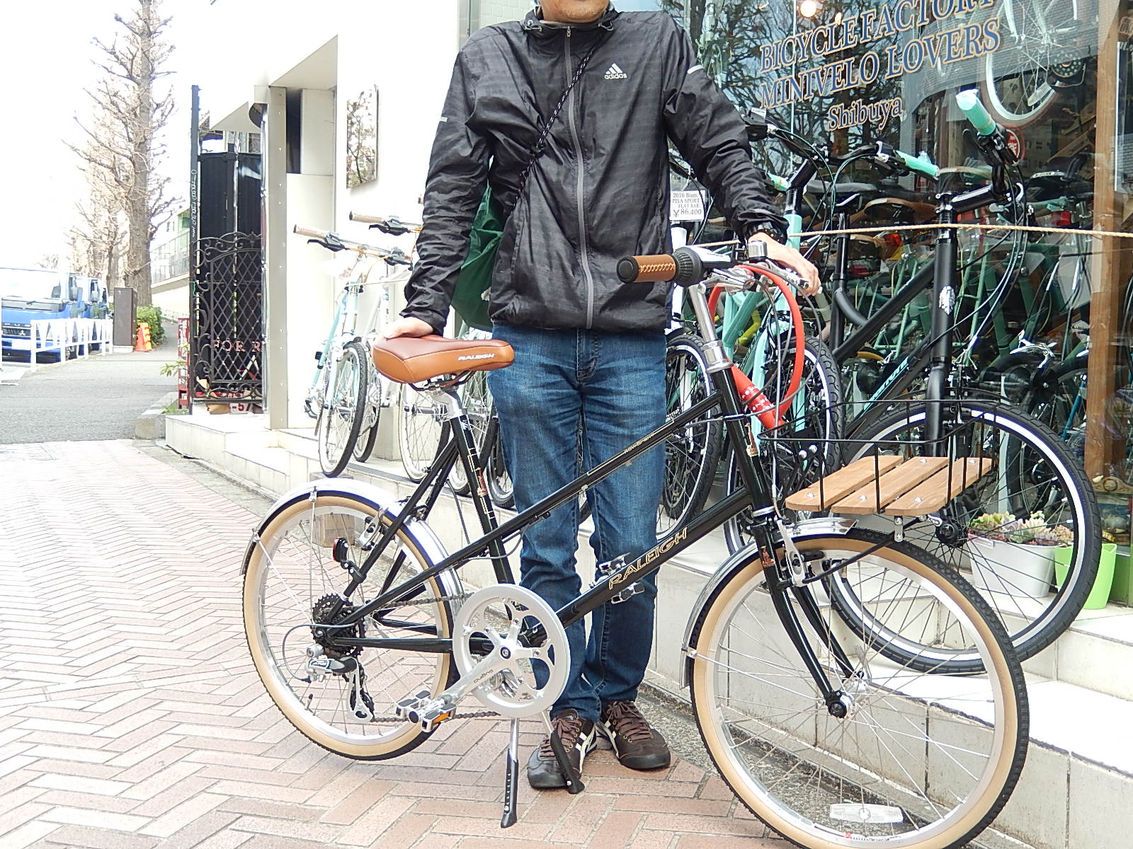 3月20日　渋谷　原宿　の自転車屋　FLAME bike前です_e0188759_19491197.jpg