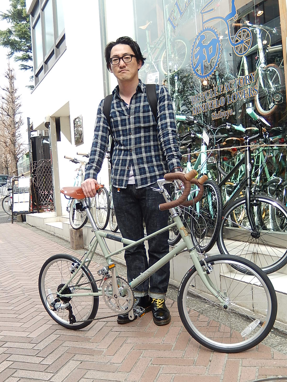 3月20日 渋谷 原宿 の自転車屋 FLAME bike前です_e0188759_19512838.jpg