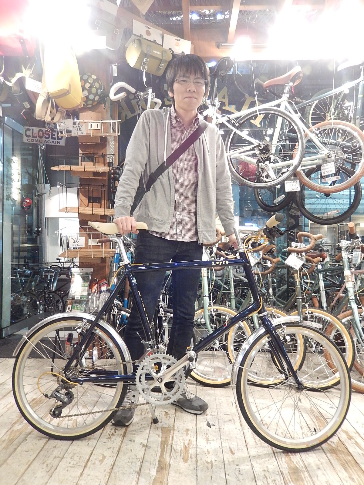 3月20日　渋谷　原宿　の自転車屋　FLAME bike前です_e0188759_2032516.jpg