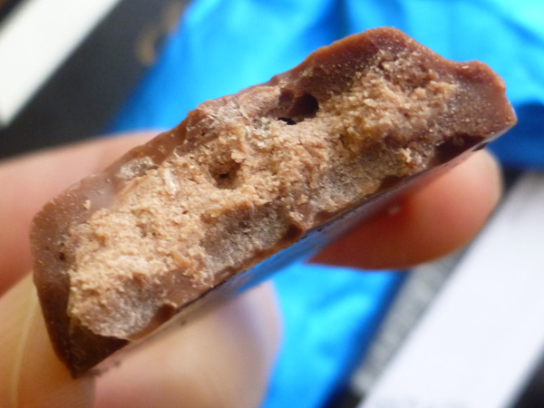 Lindt HELLO MY NAME IS Crunchy NOUGAT_c0152767_20272519.jpg