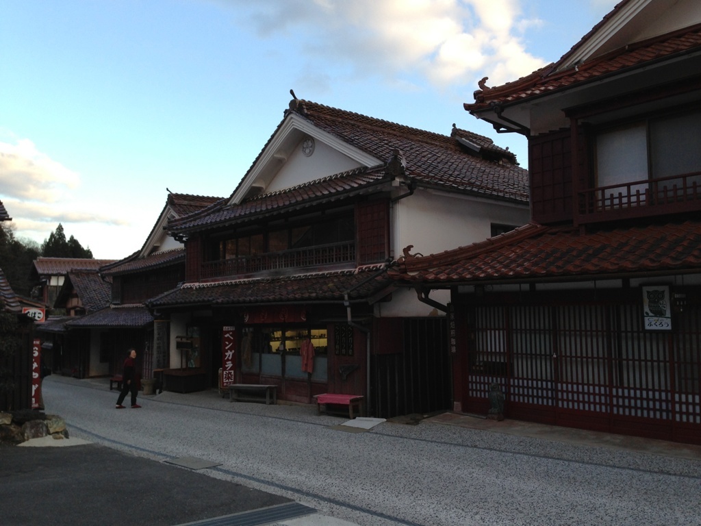 岡山・兵庫 建築視察(4)吹屋の街並み_c0310571_20360148.jpg